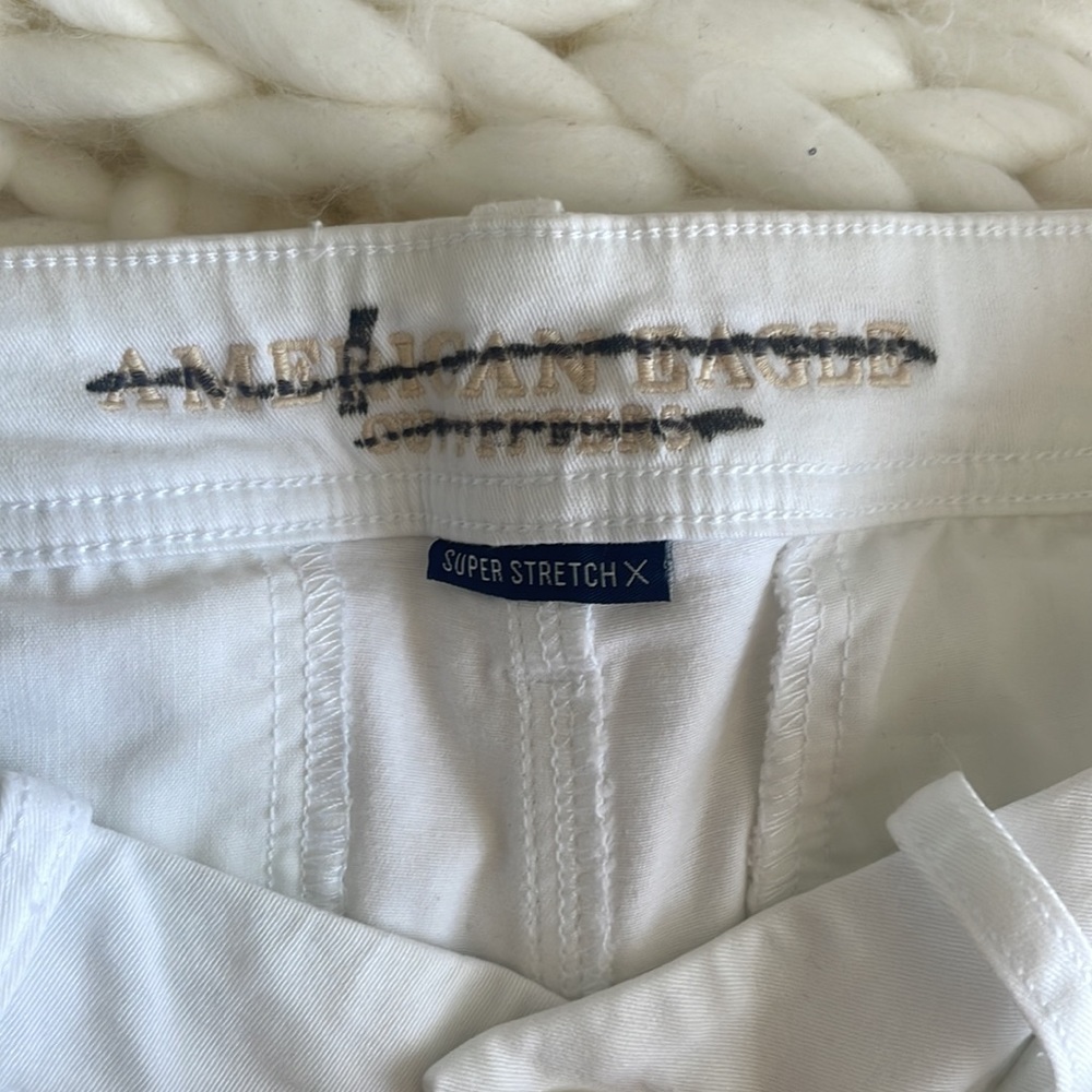 American Eagle white shorts stretching size 8 - Picture 3 of 7